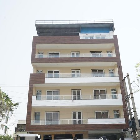 Octave Orchid Vista Hotel Gurgaon Exterior foto